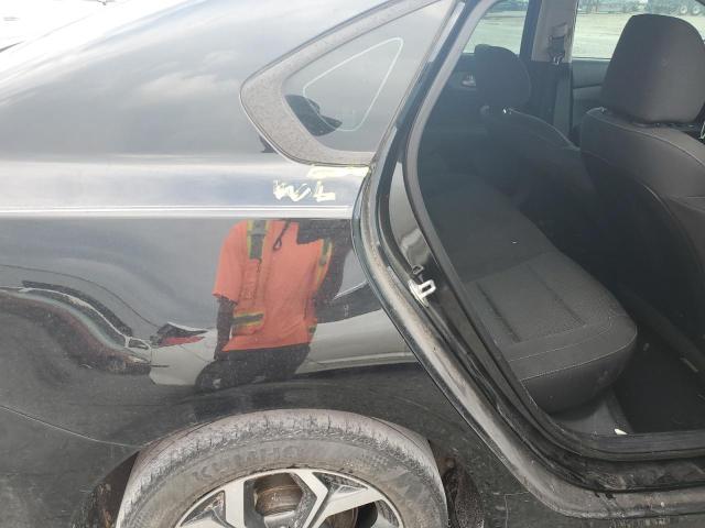 3KPF24AD9KE122203 KIA FORTE FE