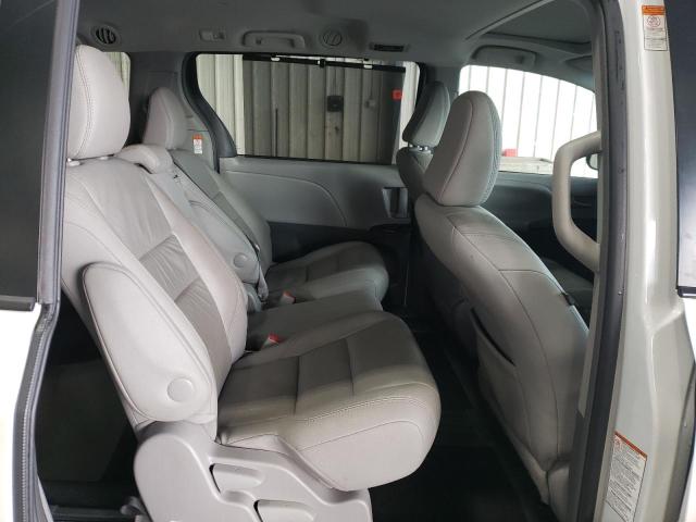 5TDYZ3DC1HS816433 Toyota SIENNA XLE