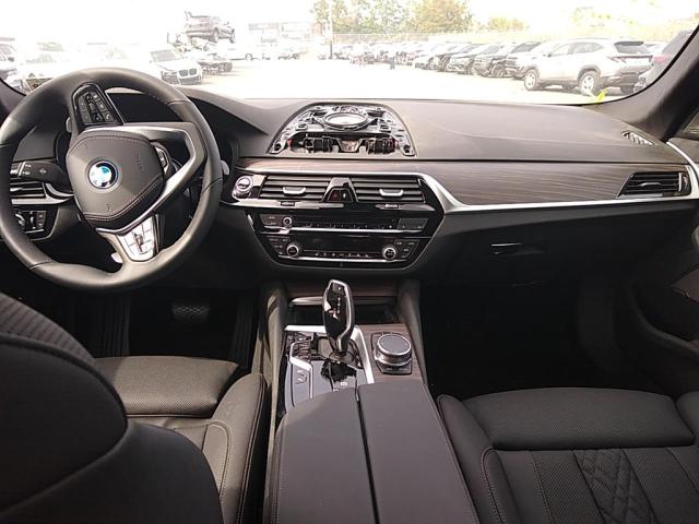 WBA33AG08PCM49416 BMW 530XE