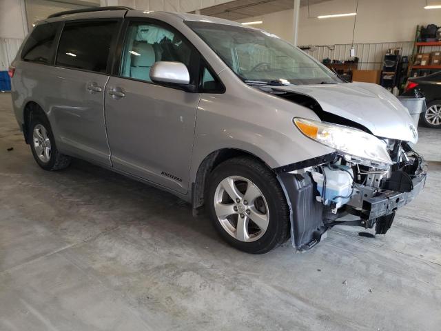Toyota SIENNA LE 2017 5TDKZ3DC0HS878377 Image 4