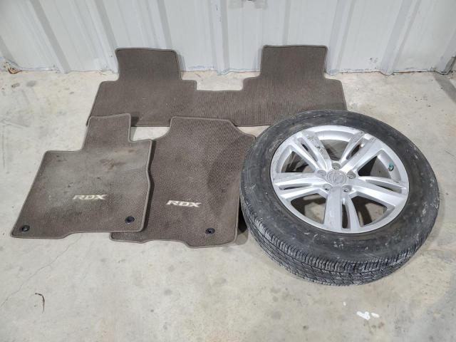 5J8TB3H3XFL008560 Acura RDX