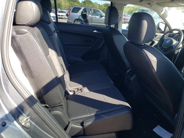 3VV2B7AXXJM104552 Volkswagen TIGUAN SE