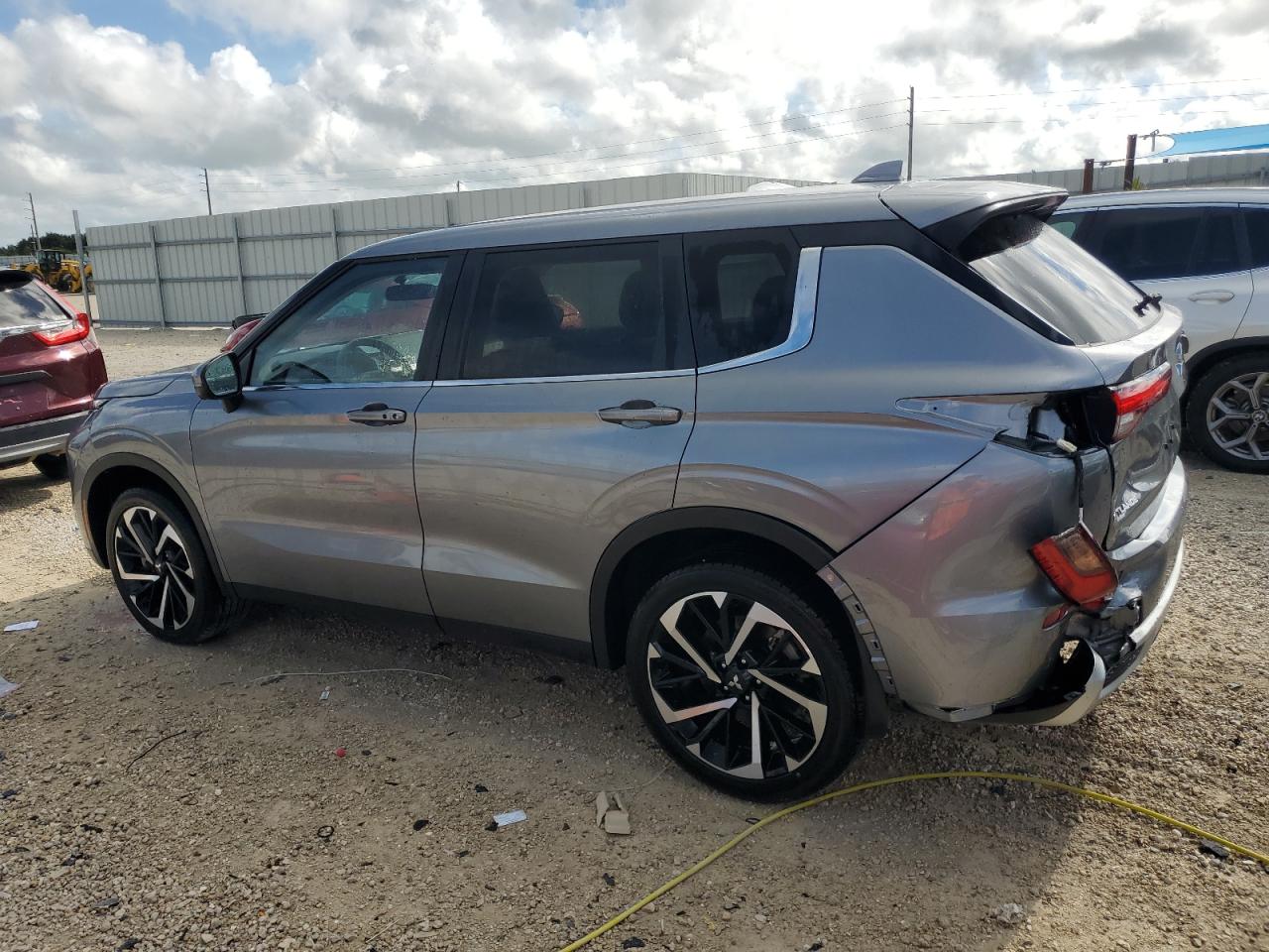 JA4J4VA81RZ038754 Mitsubishi Outlander