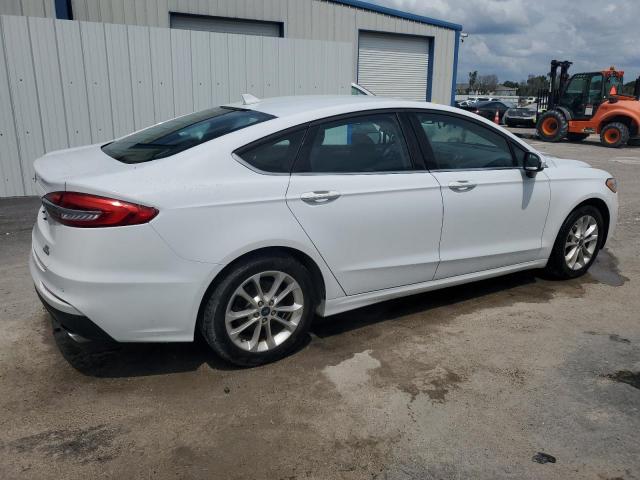 3FA6P0HD6KR161605 Ford FUSION SE