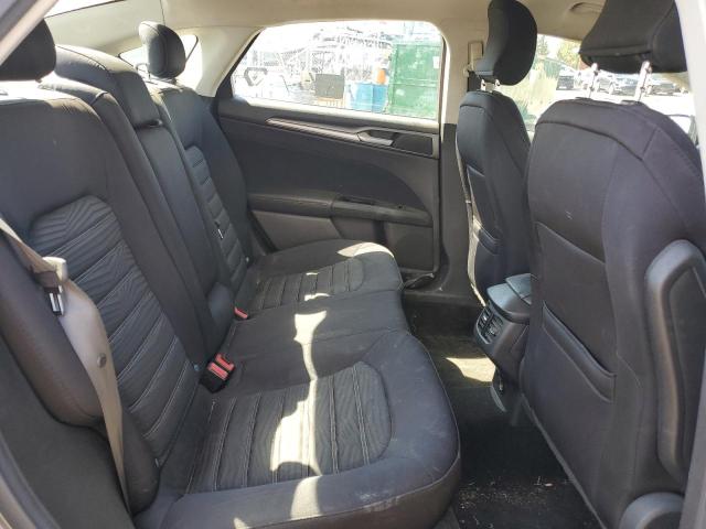 3FA6P0HD8GR333589 Ford FUSION SE