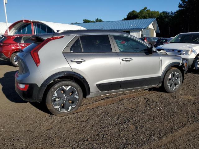 KNDCR3L1XR5113480 KIA Niro Wind