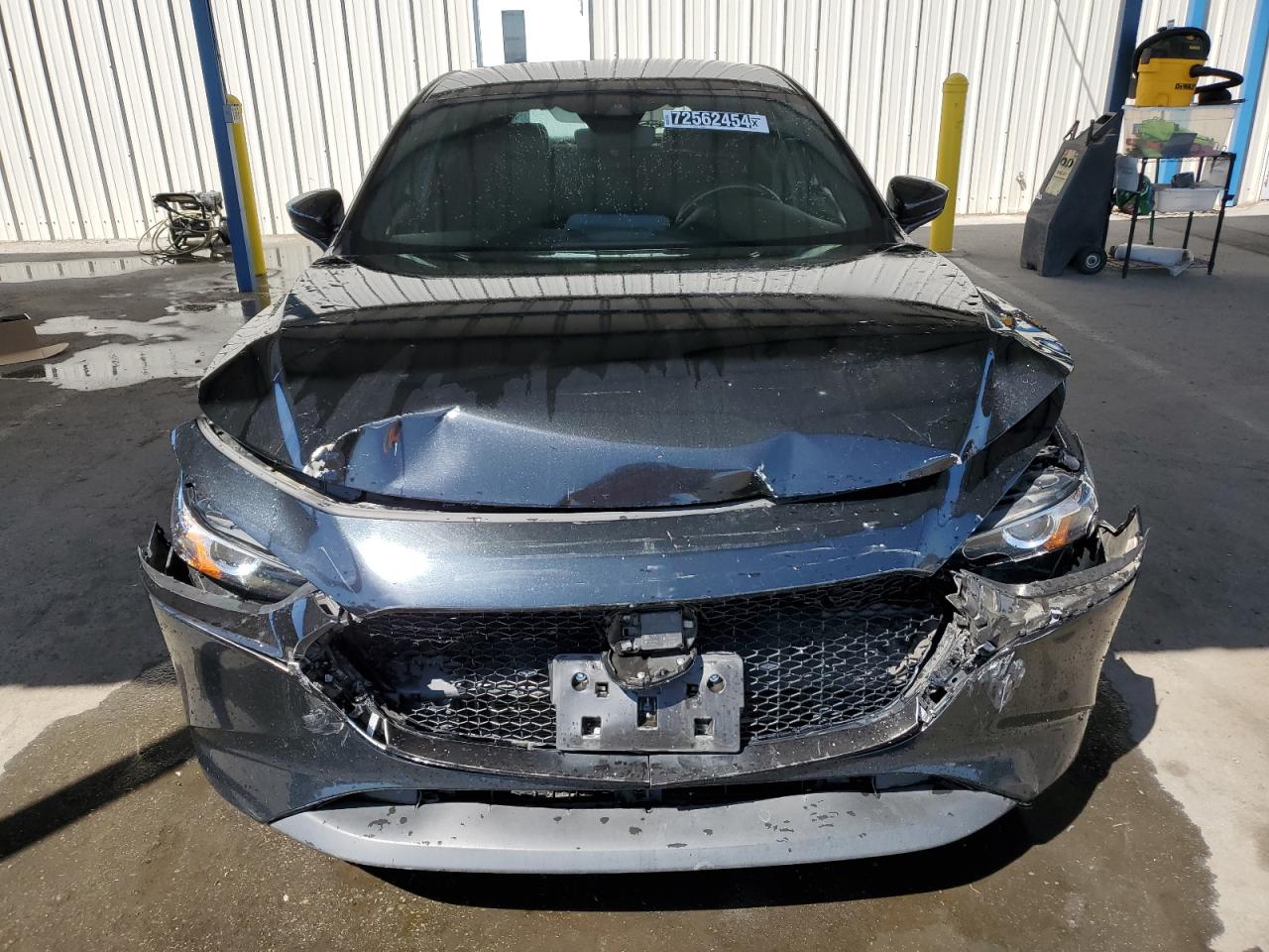 JM1BPAKL8M1337145 Mazda 3 SELECT