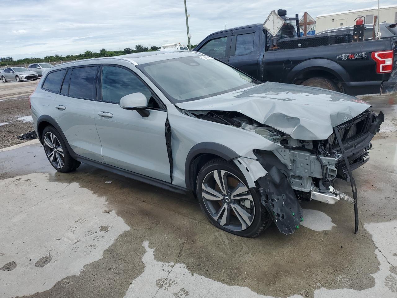 YV4L12WK4S2149787 VOLVO V60 2025 GRAY Photo 15