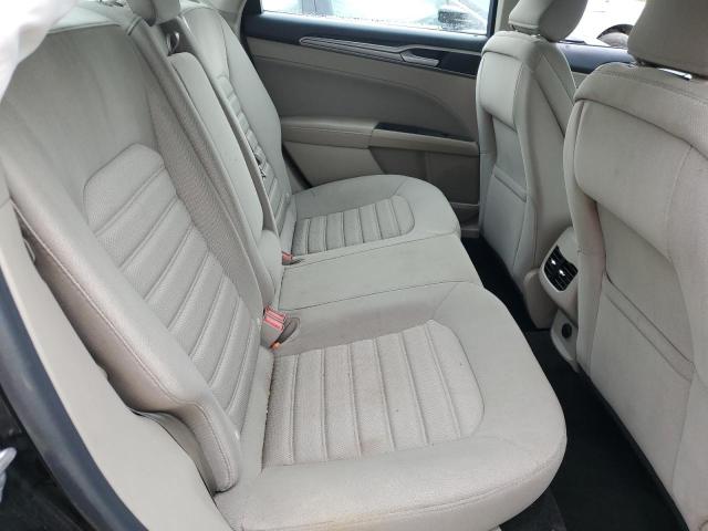 3FA6P0LU4KR105119 Ford FUSION SE