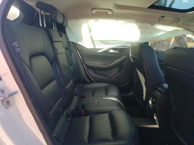 SJKCH5CR0JA057918 Infiniti QX30 BASE