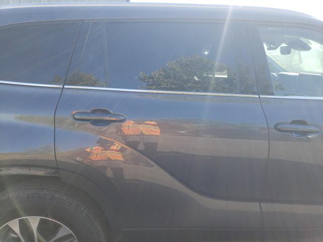 5TDHZRBH3NS571017 Toyota Highlander Xle