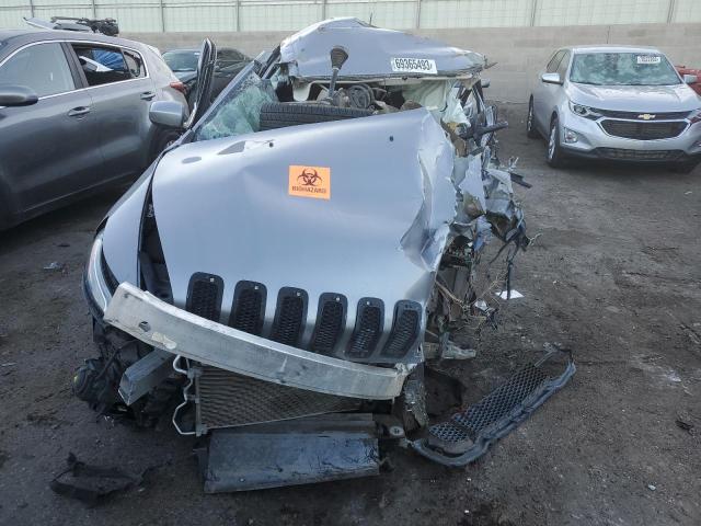 1C4PJLCB3JD557831 Jeep Cherokee Latitude
