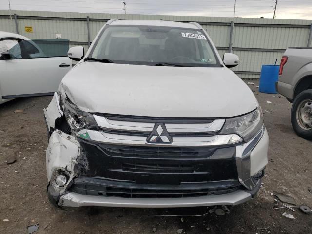JA4AZ3A3XHZ024246 Mitsubishi Outlander Se