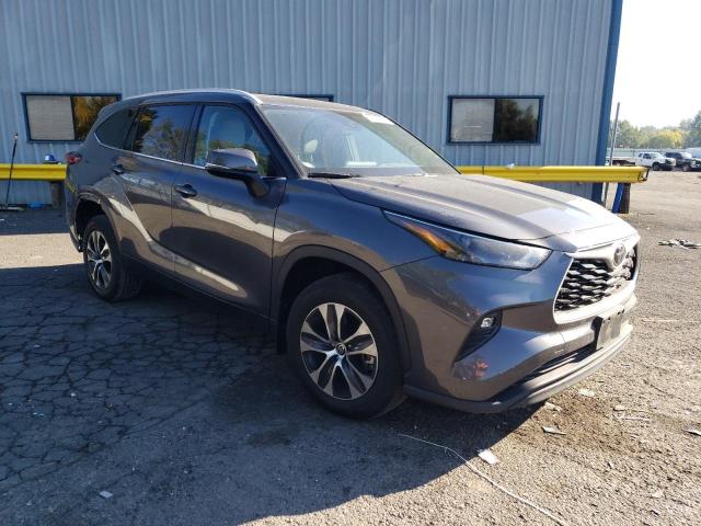5TDHZRBH3NS571017 Toyota Highlander Xle