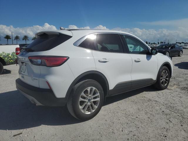 1FMCU9G65NUA64255 Ford ESCAPE SE