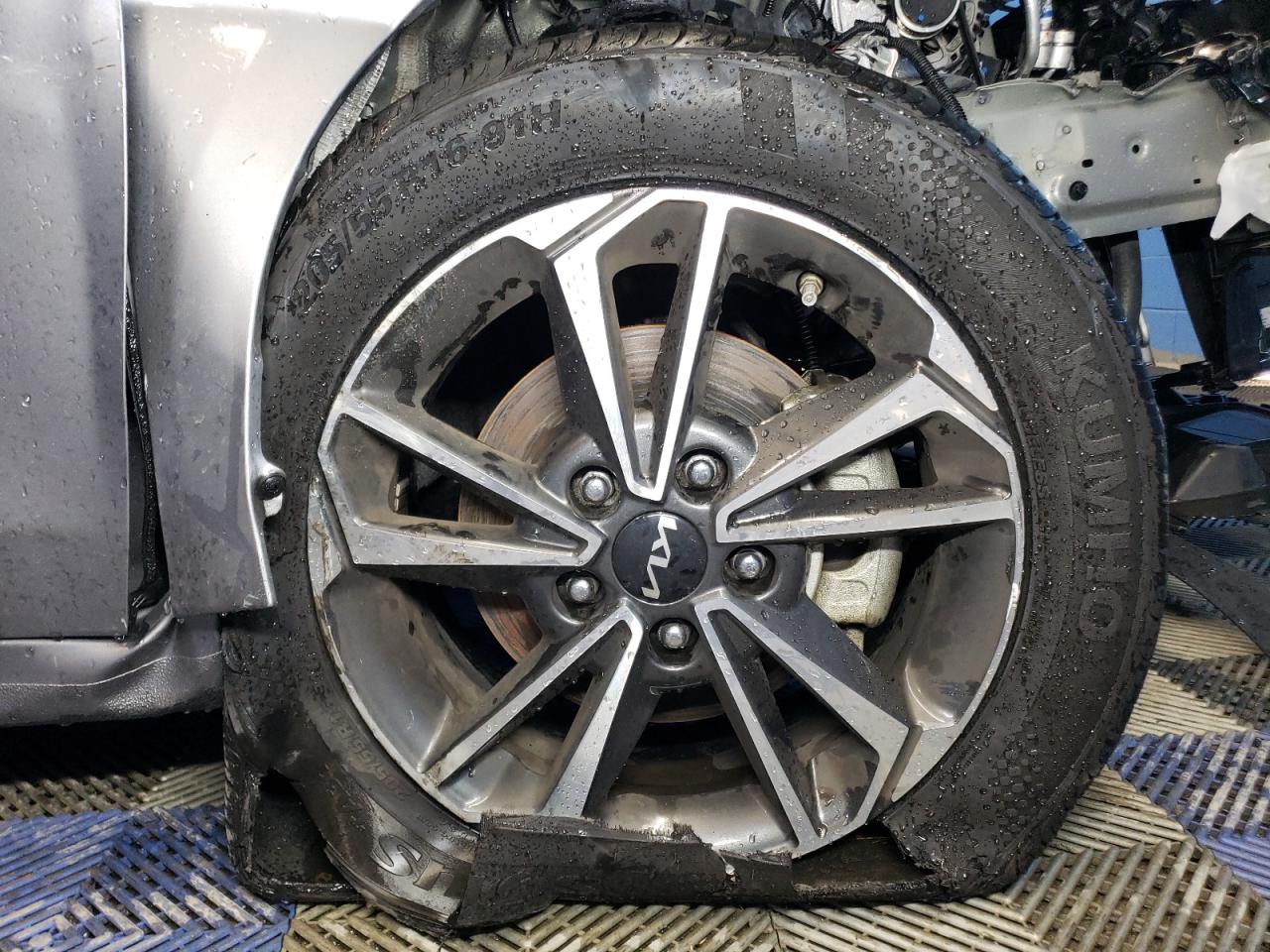 3KPF24AD7PE675360 KIA FORTE LX