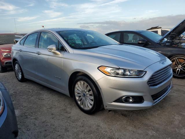 3FA6P0LU5ER152521 Ford FUSION SE