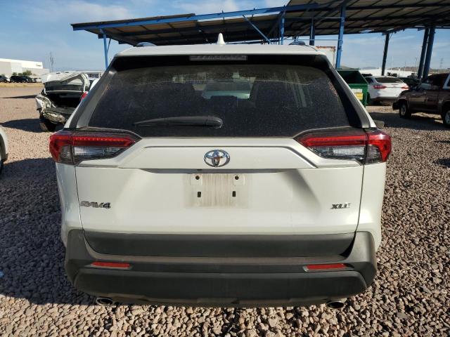 2T3C1RFV0MW130198 Toyota RAV4 XLE P