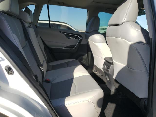 2T3C1RFV0MW130198 Toyota RAV4 XLE P