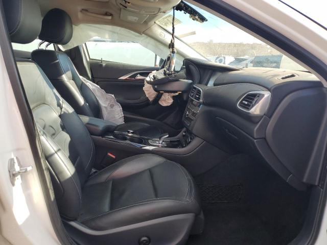 SJKCH5CR9HA028945 Infiniti QX30 BASE