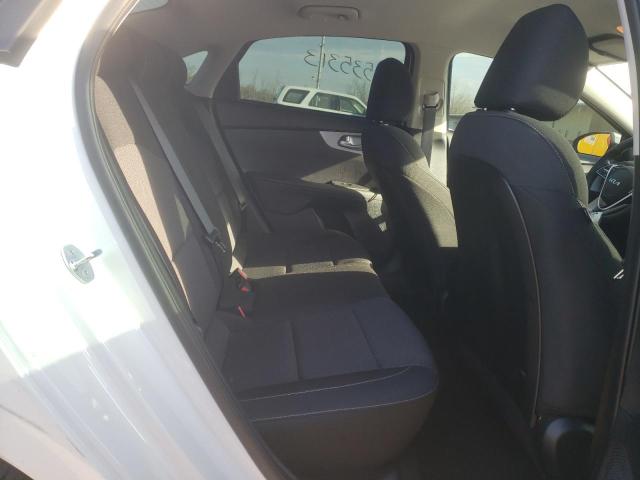 3KPF24AD2PE645828 KIA FORTE LX