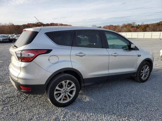 1FMCU0GD7HUD43575 Ford ESCAPE SE