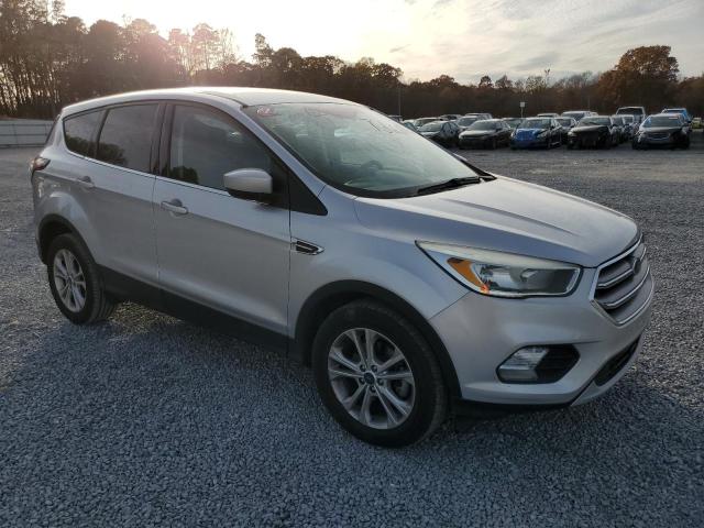 1FMCU0GD7HUD43575 Ford ESCAPE SE