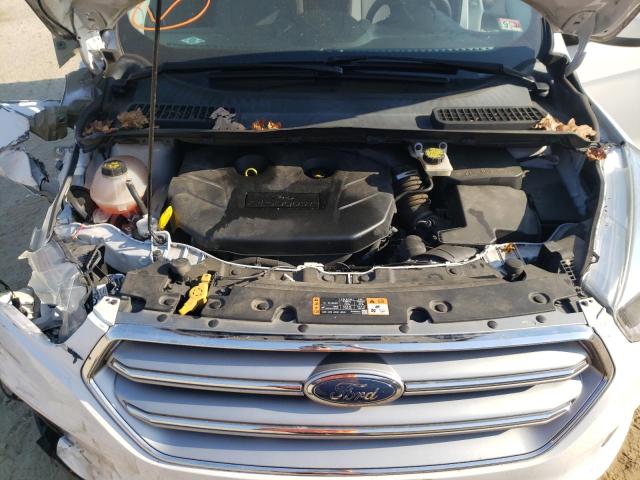 1FMCU9G98HUC99375 Ford ESCAPE SE