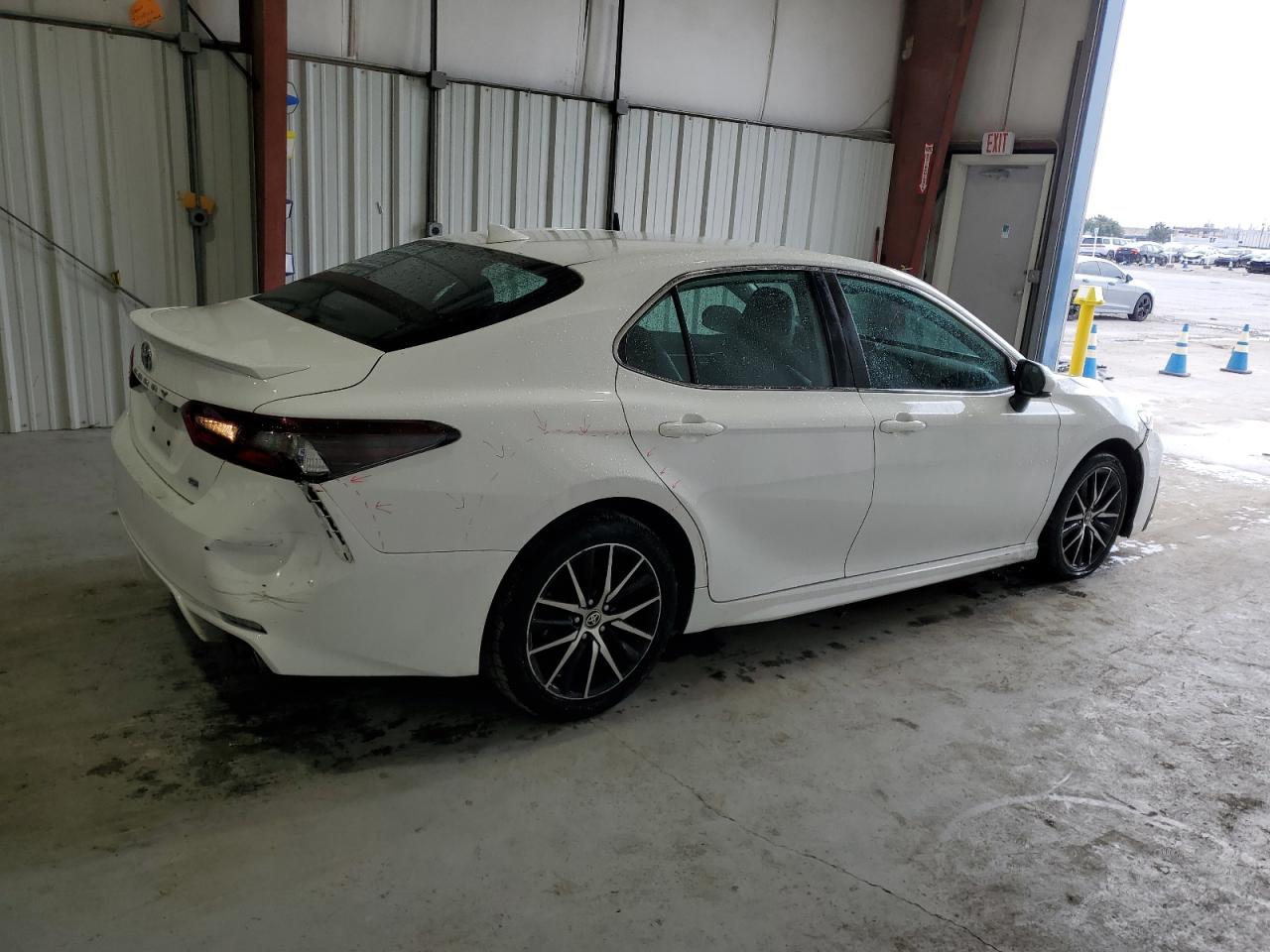 4T1G11AK6MU586926 Toyota CAMRY SE