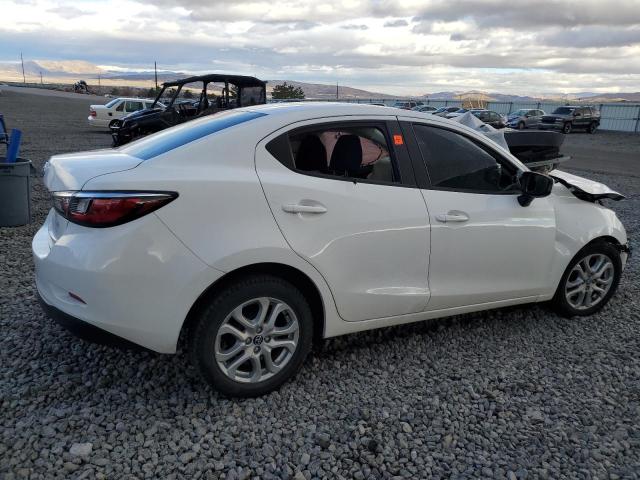 3MYDLBYV4JY326977 Toyota p5v
