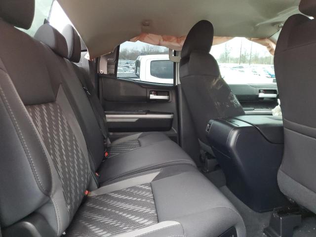 5TFUW5F18JX761509 Toyota Tundra Double Cab Sr/sr5
