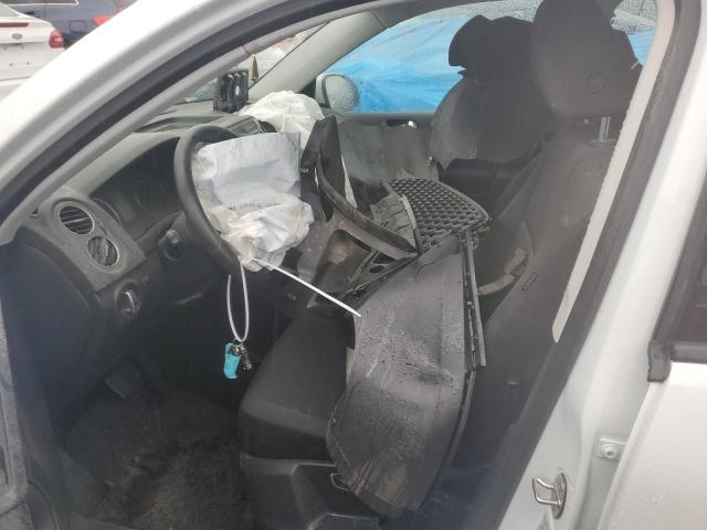 WVGAV7AX2HK054759 Volkswagen TIGUAN S