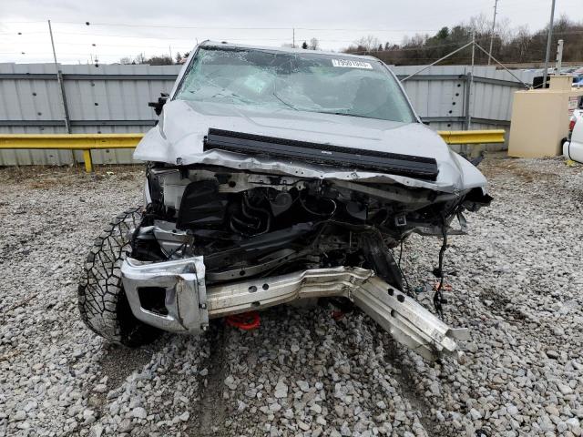 5TFUW5F18JX761509 Toyota Tundra Double Cab Sr/sr5