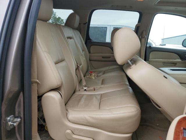1GNSCJE05ER230139 Chevrolet Suburban C1500 Lt