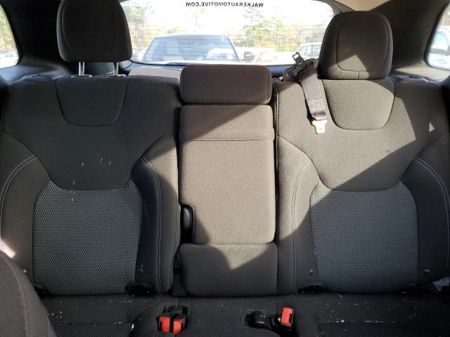 1C4PJLCB8KD203370 Jeep Cherokee Latitude