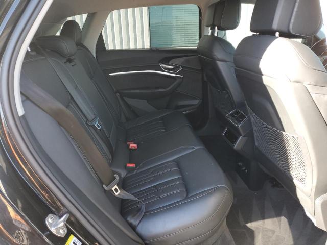 WA1VAAGEXKB006027 Audi E-tron Prestige