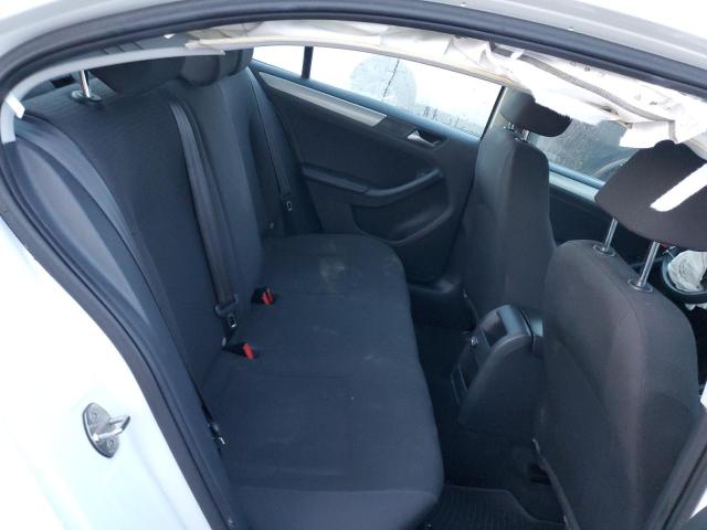 3VWD17AJ8FM417562 Volkswagen JETTA SE