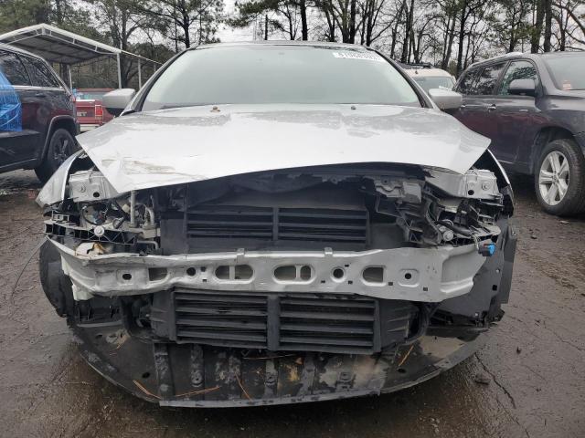 1FADP3F27JL329405 Ford FOCUS SE