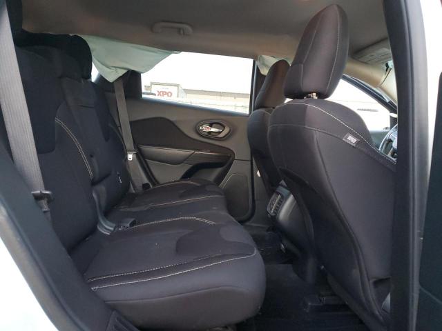 1C4PJMCB9FW697450 Jeep Cherokee Latitude