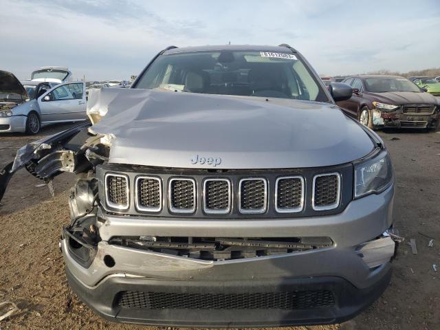 3C4NJDBB5JT154555 Jeep Compass Latitude
