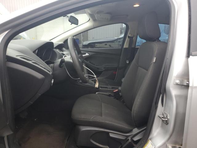 1FADP3F27JL329405 Ford FOCUS SE