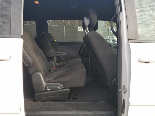 2C4RDGBG8FR704590 Dodge Grand Caravan Se