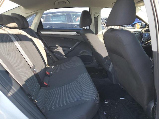 1VWAT7A38HC002440 Volkswagen PASSAT S