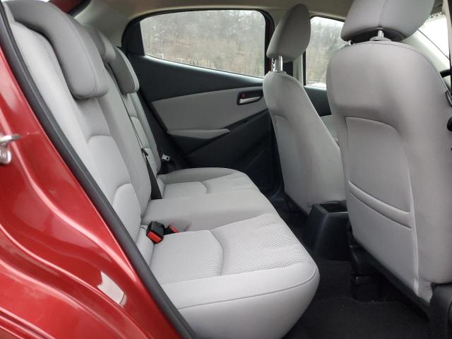 3MYDLBJV2LY704498 Toyota YARIS LE