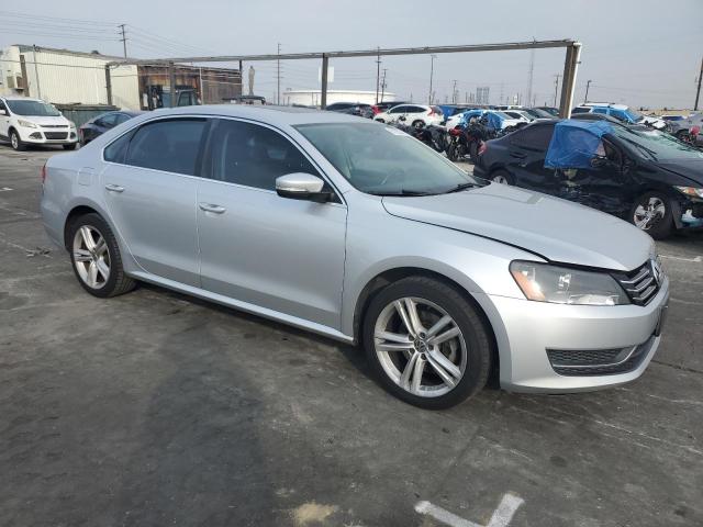 1VWBS7A30EC110103 Volkswagen PASSAT SE