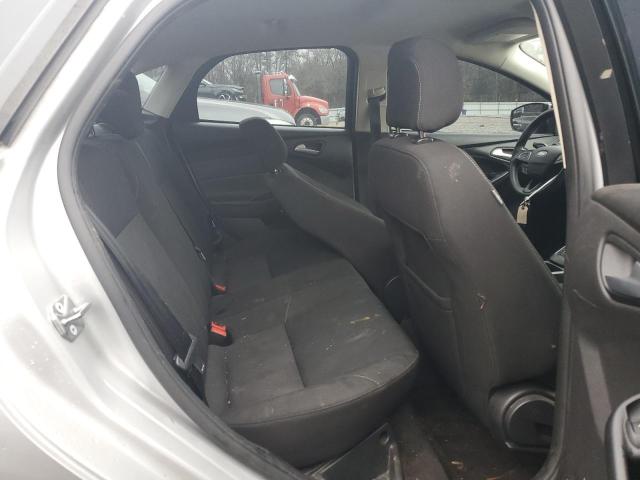 1FADP3F27JL329405 Ford FOCUS SE