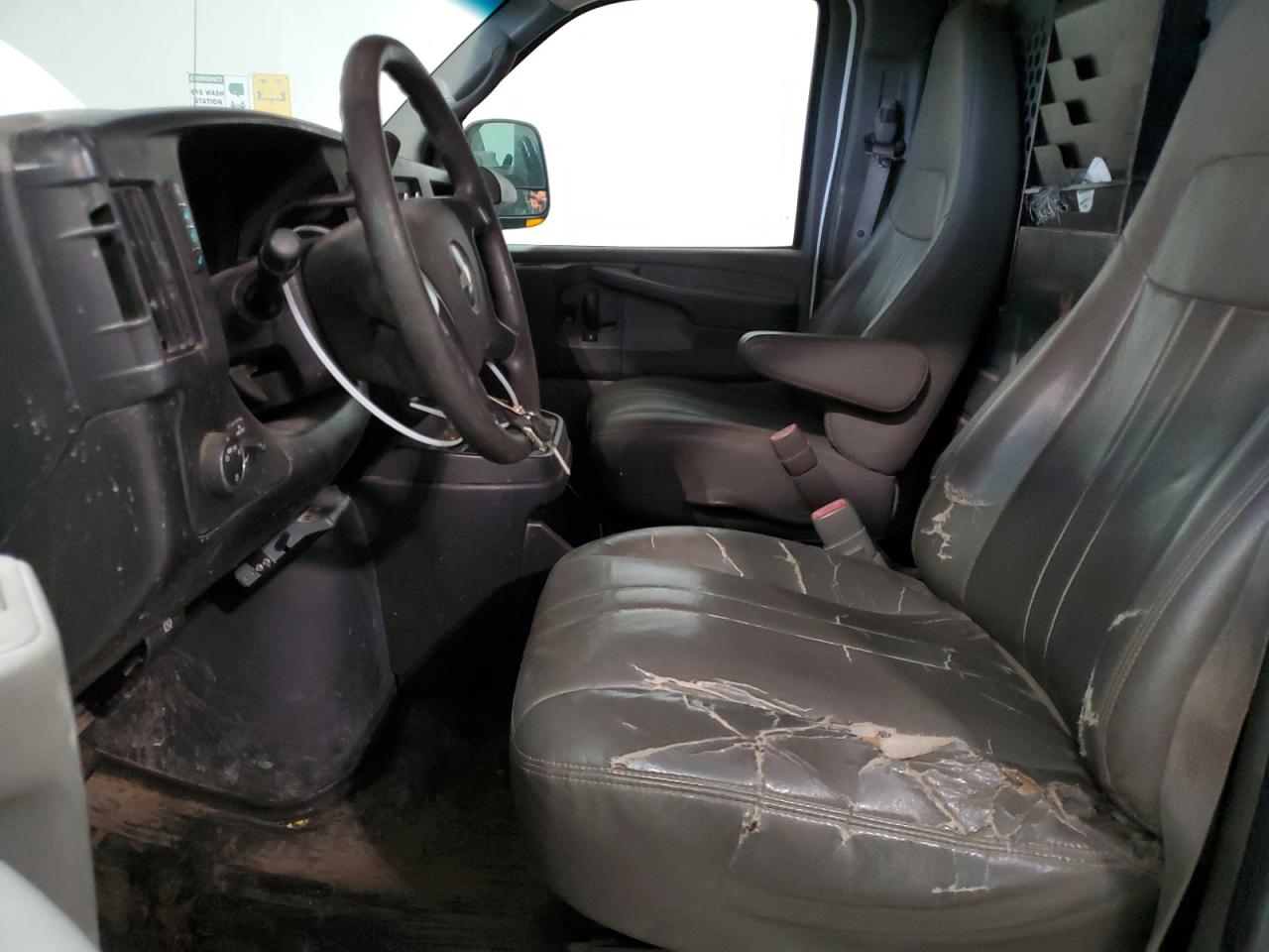 CHEVROLET EXPRESS 2012 1GCZGUCG6C1136392 Photo 16
