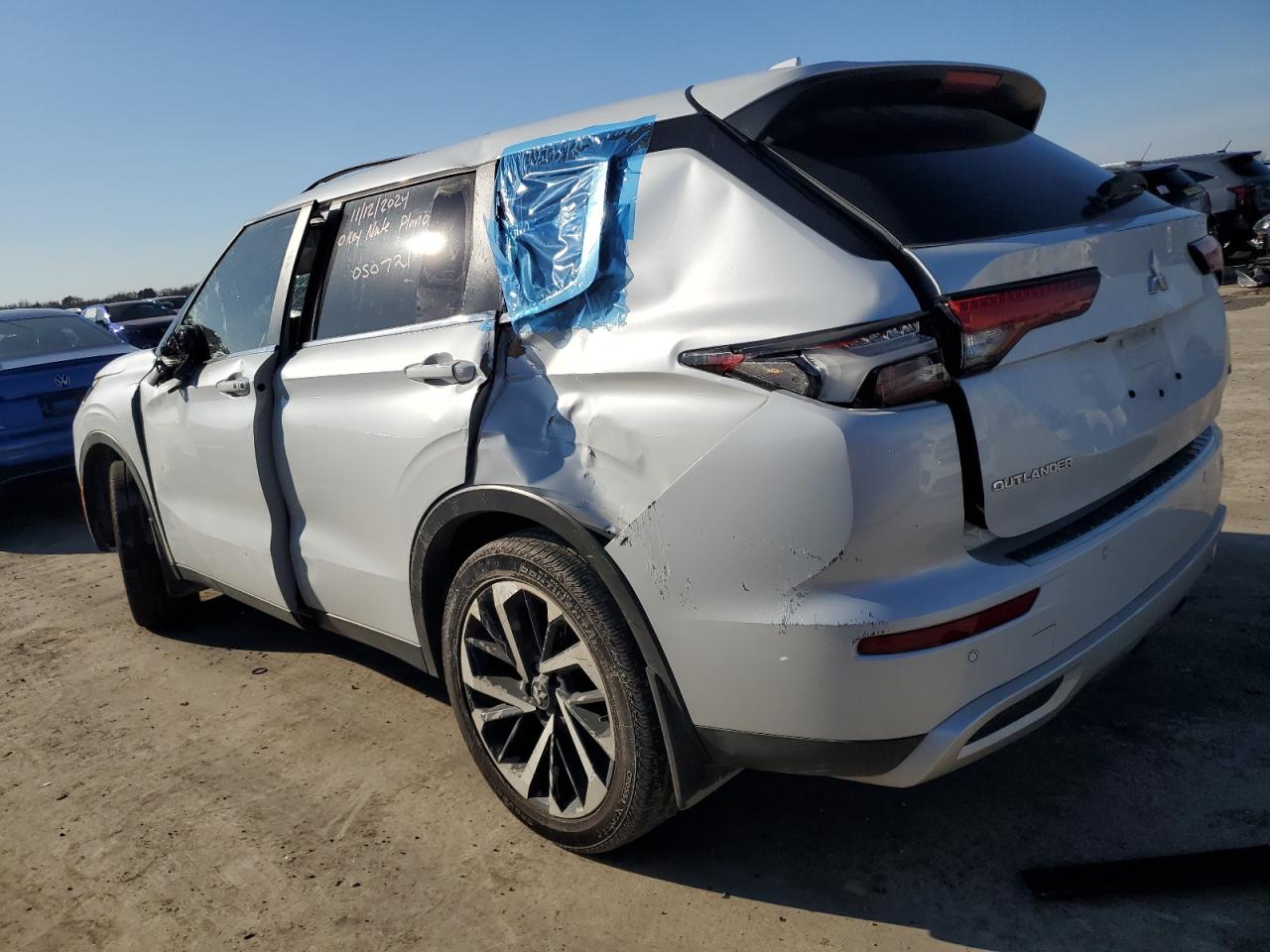 Delete VIN JA4J3UA8XPZ050721 - MITSUBISHI OUTLANDER 2023